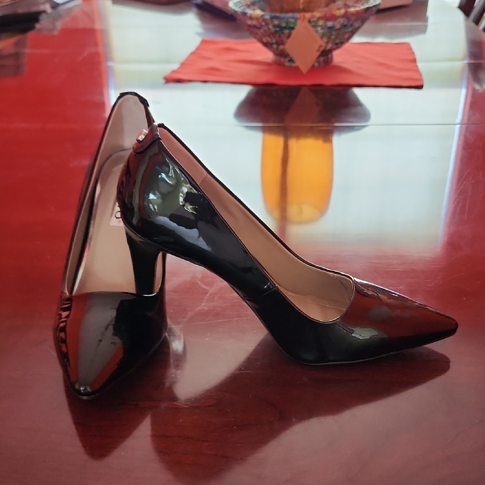 Rialto Elegant Black Patent Leather Pumps (4 inch heels)